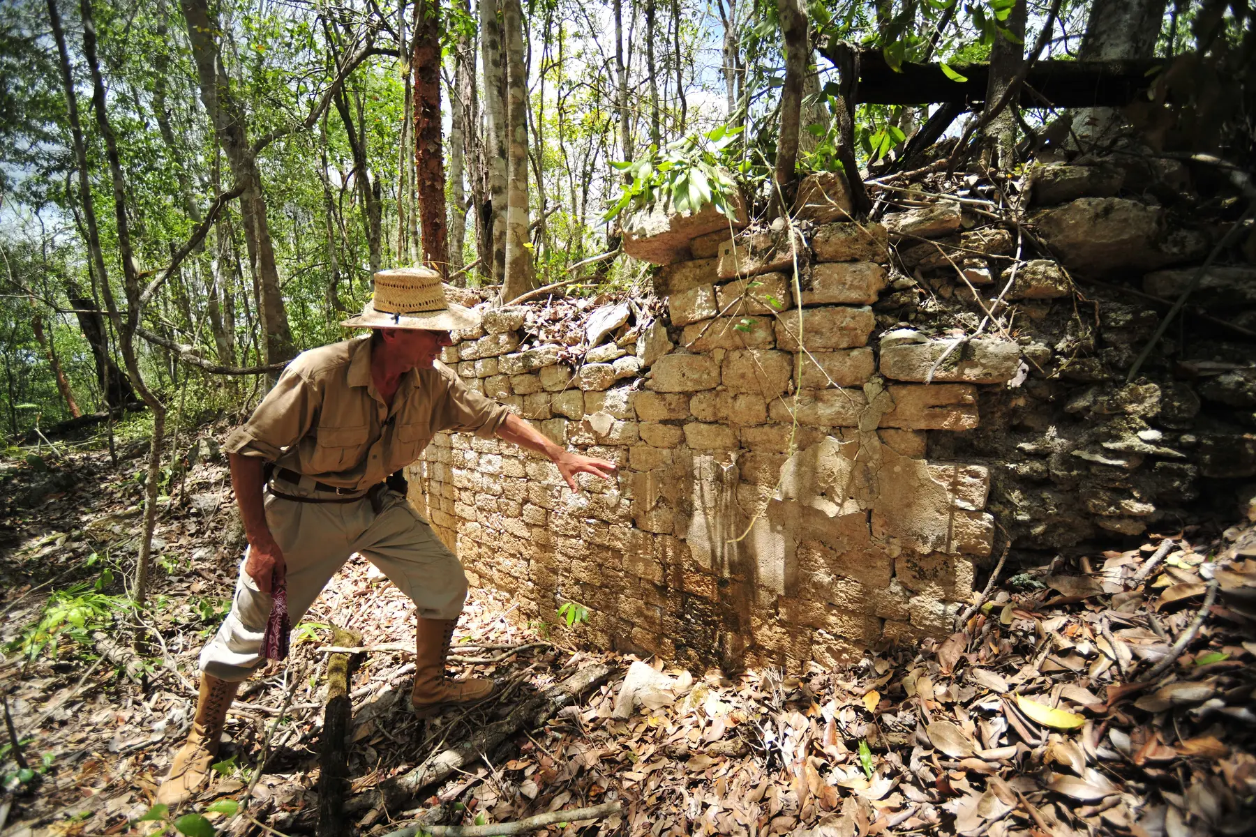 Dr. Šprajc odkril novo arheološko najdišče na Jukatanu